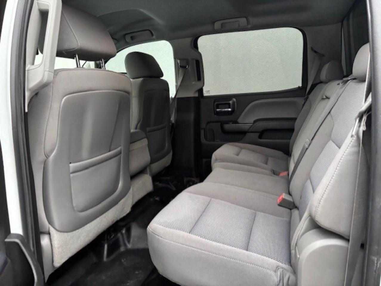 2015 Chevrolet Silverado 2500 4X4 **6.6L DURAMAX DIESEL-CREW CAB-SHORT BOX** Photo