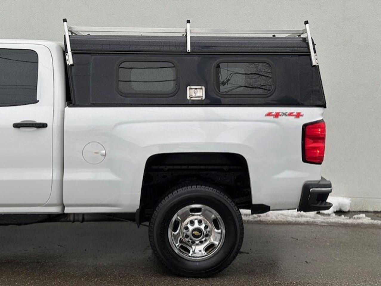 2015 Chevrolet Silverado 2500 4X4 **6.6L DURAMAX DIESEL-CREW CAB-SHORT BOX** Photo