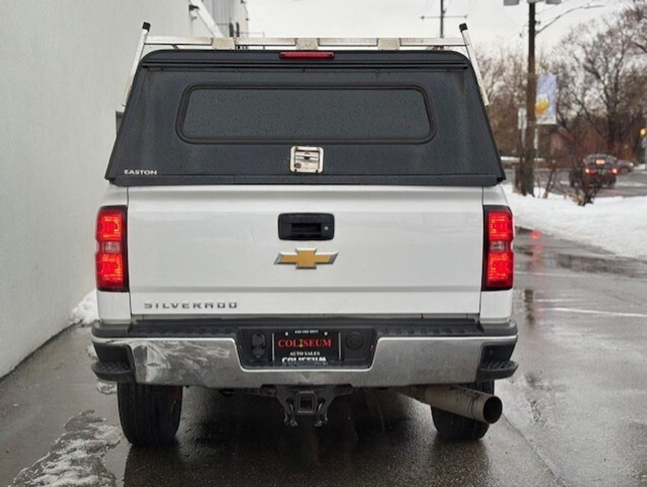 2015 Chevrolet Silverado 2500 4X4 **6.6L DURAMAX DIESEL-CREW CAB-SHORT BOX** Photo4