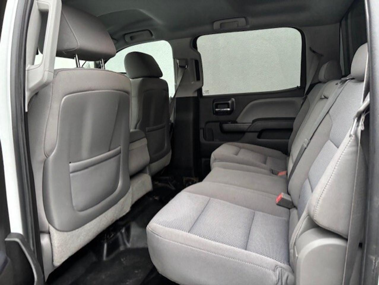 2015 Chevrolet Silverado 2500 4X4 **6.6L DURAMAX DIESEL-CREW CAB-SHORT BOX** Photo