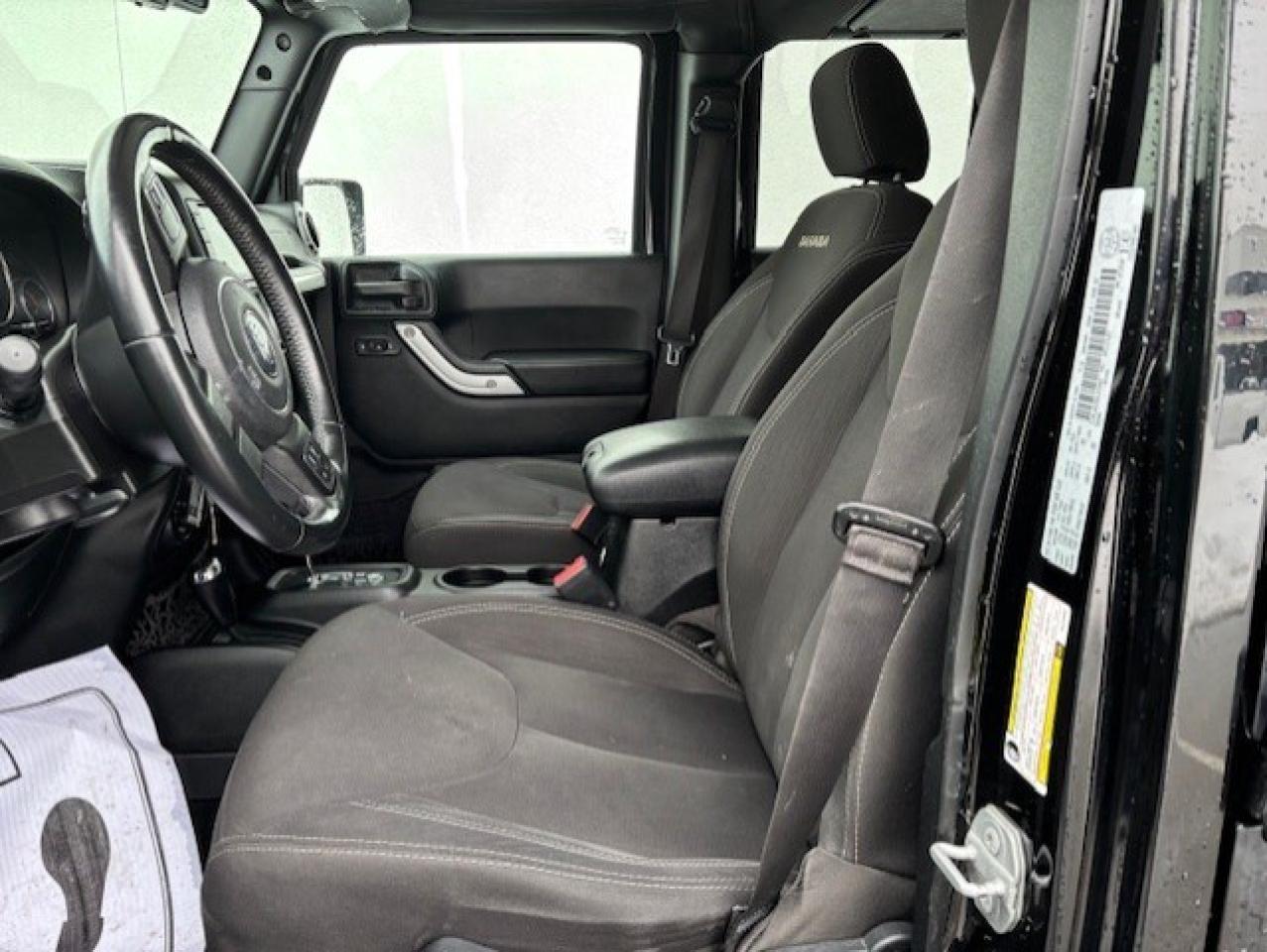 2016 Jeep WRANGLER UNLIMITED SAHARA 4WD AUTOMATIC-2 TOPS-REMOTE START Photo