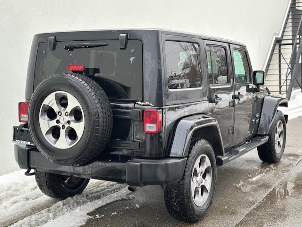 2016 Jeep WRANGLER UNLIMITED SAHARA 4WD AUTOMATIC-2 TOPS-REMOTE START Photo4