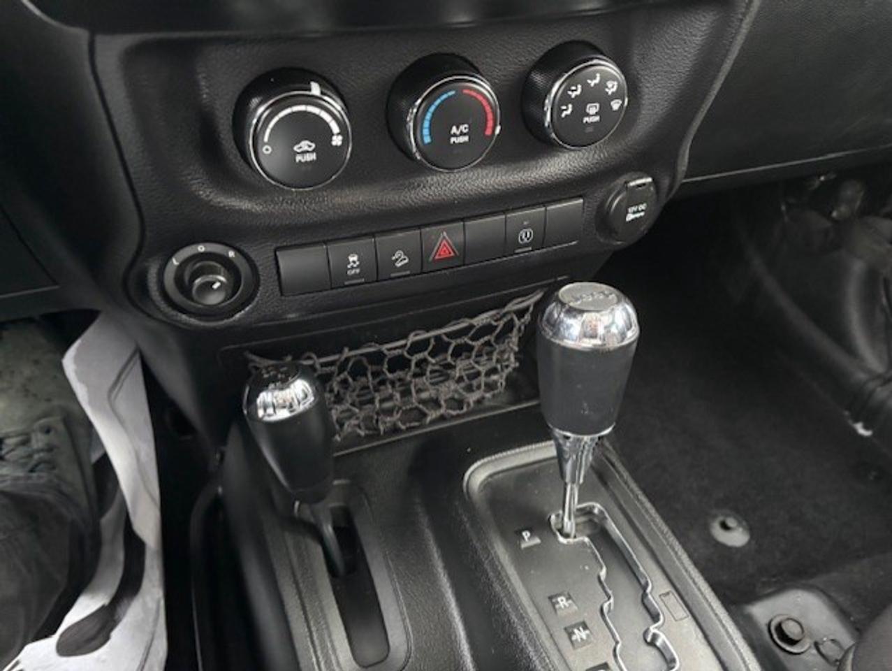 2016 Jeep WRANGLER UNLIMITED SAHARA 4WD AUTOMATIC-2 TOPS-REMOTE START Photo