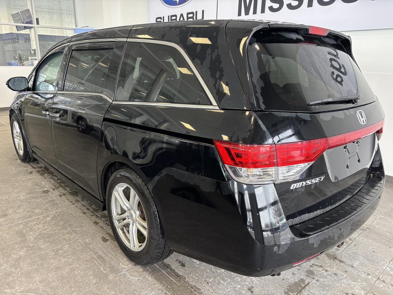 2015 Honda Odyssey TOURING   2 SET RIM/TIRE  SOLD AS-IS   CLEANCARFAX Photo4