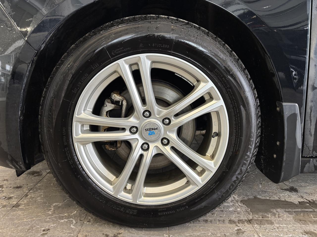 2015 Honda Odyssey TOURING   2 SET RIM/TIRE  SOLD AS-IS   CLEANCARFAX Photo