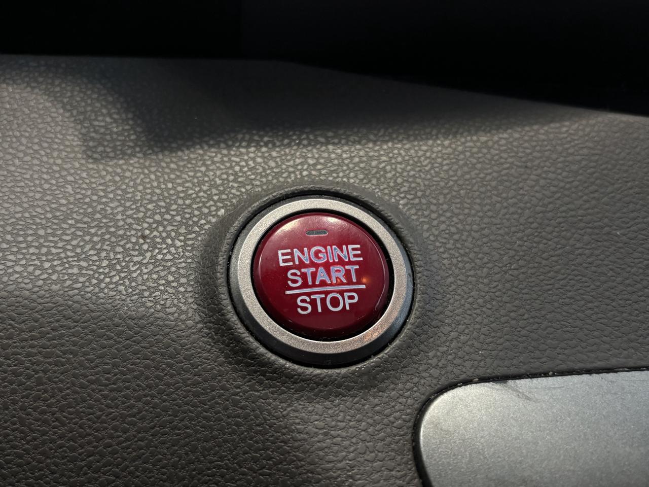 2015 Honda Odyssey TOURING   2 SET RIM/TIRE  SOLD AS-IS   CLEANCARFAX Photo