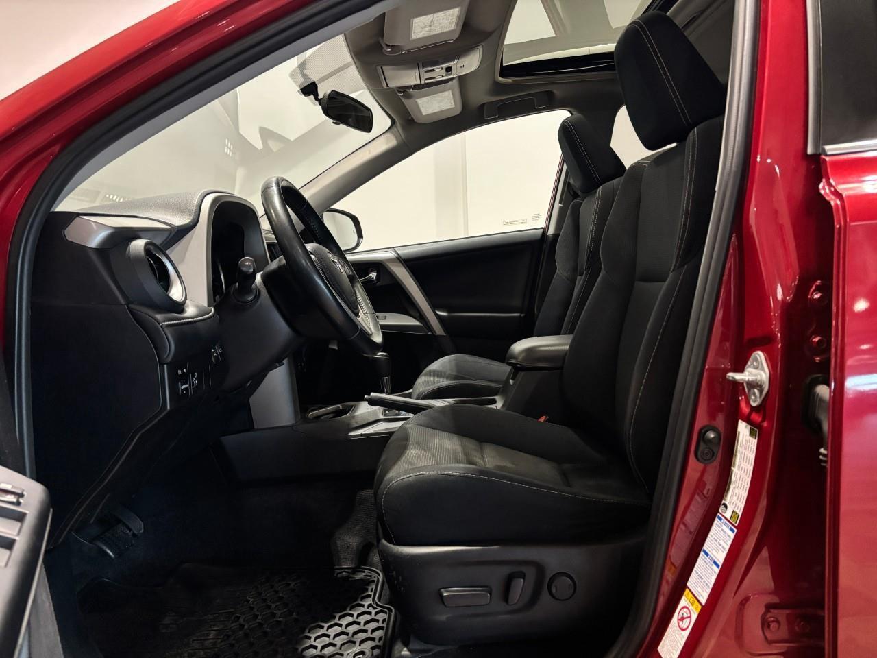 2016 Toyota RAV4 XLE Photo