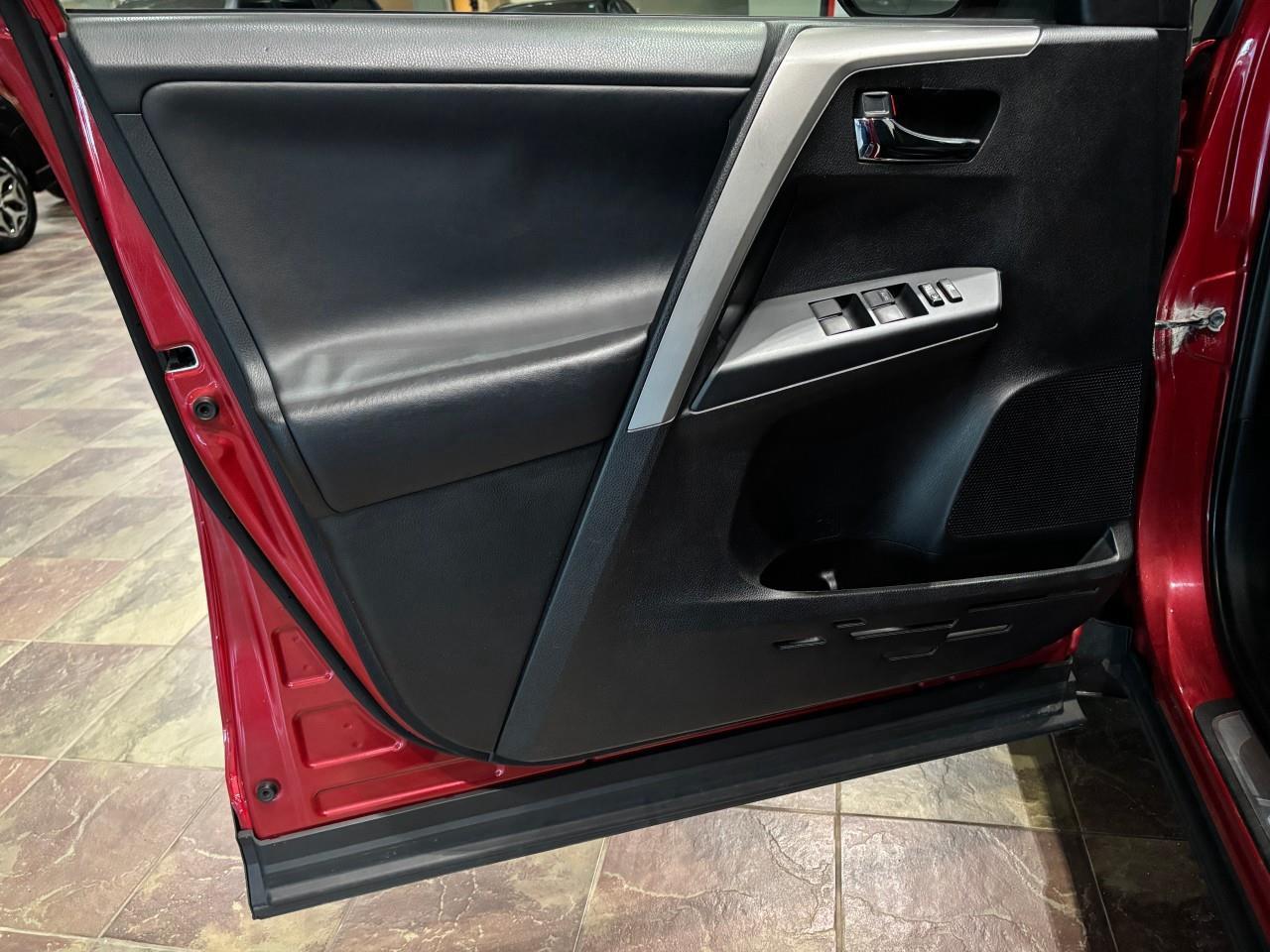 2016 Toyota RAV4 XLE Photo