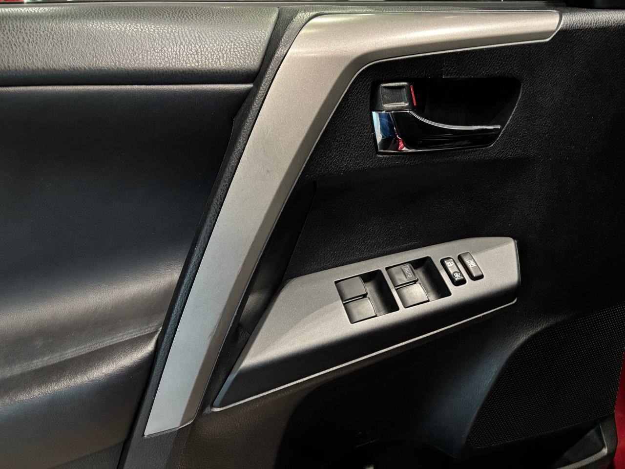 2016 Toyota RAV4 XLE Photo