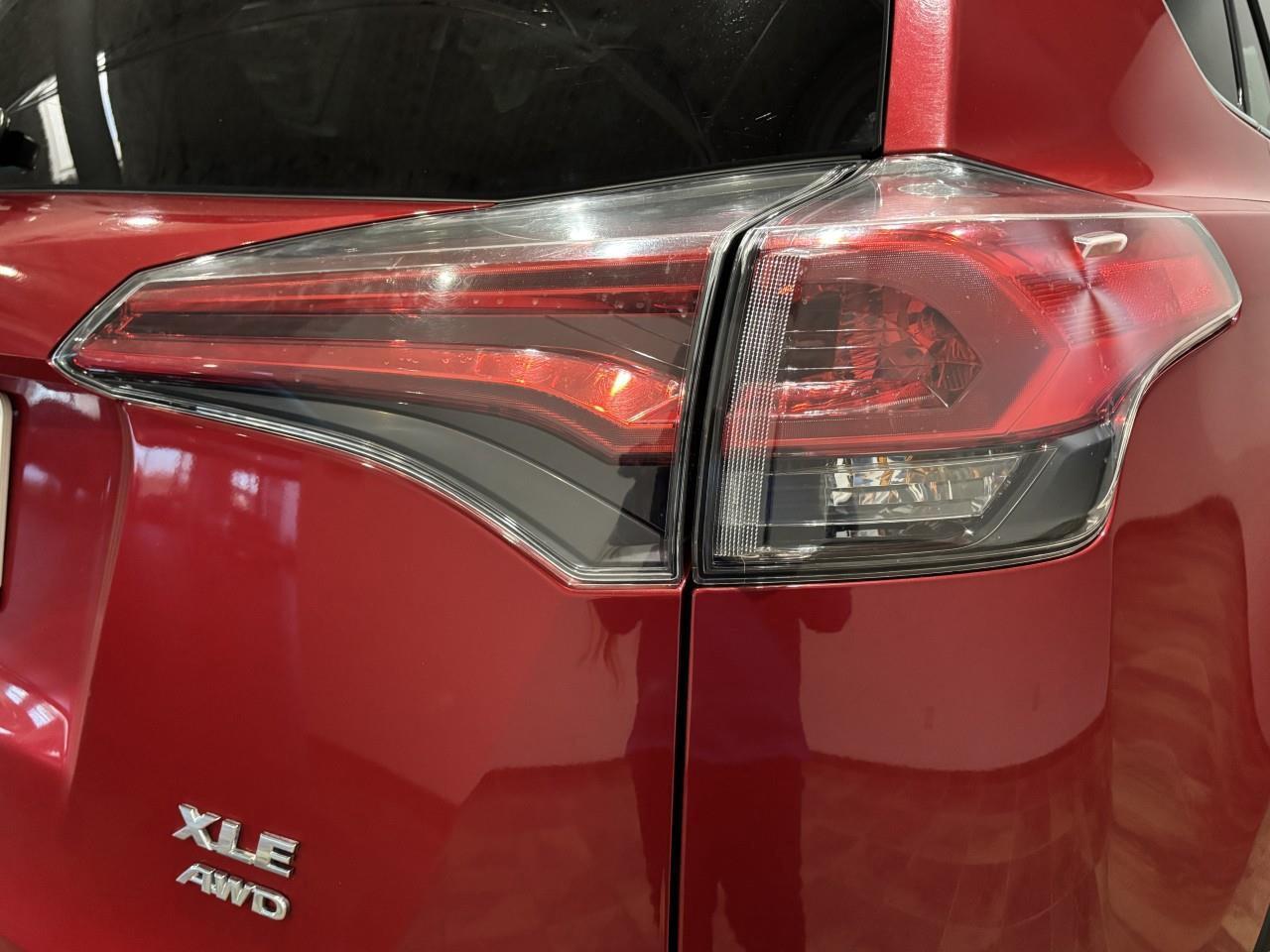 2016 Toyota RAV4 XLE Photo