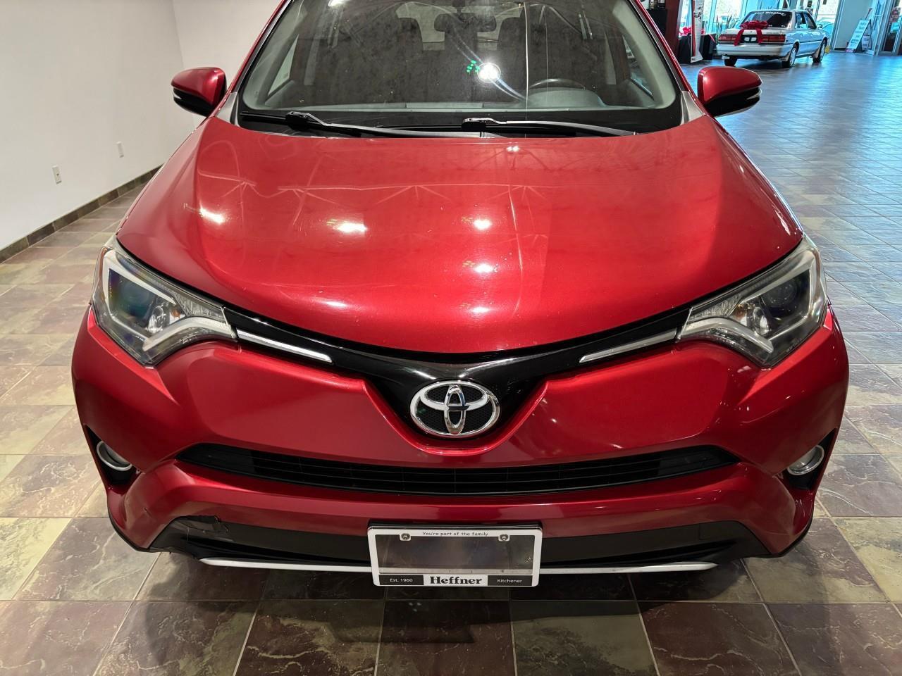 2016 Toyota RAV4 XLE Photo