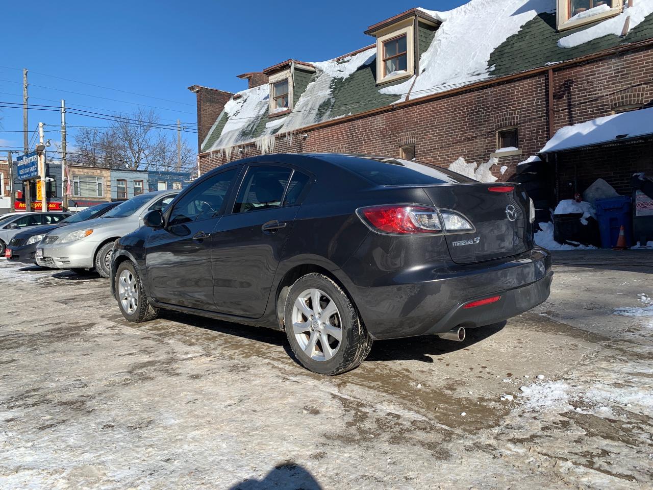 2011 Mazda MAZDA3 4dr Sdn Auto GS Photo2