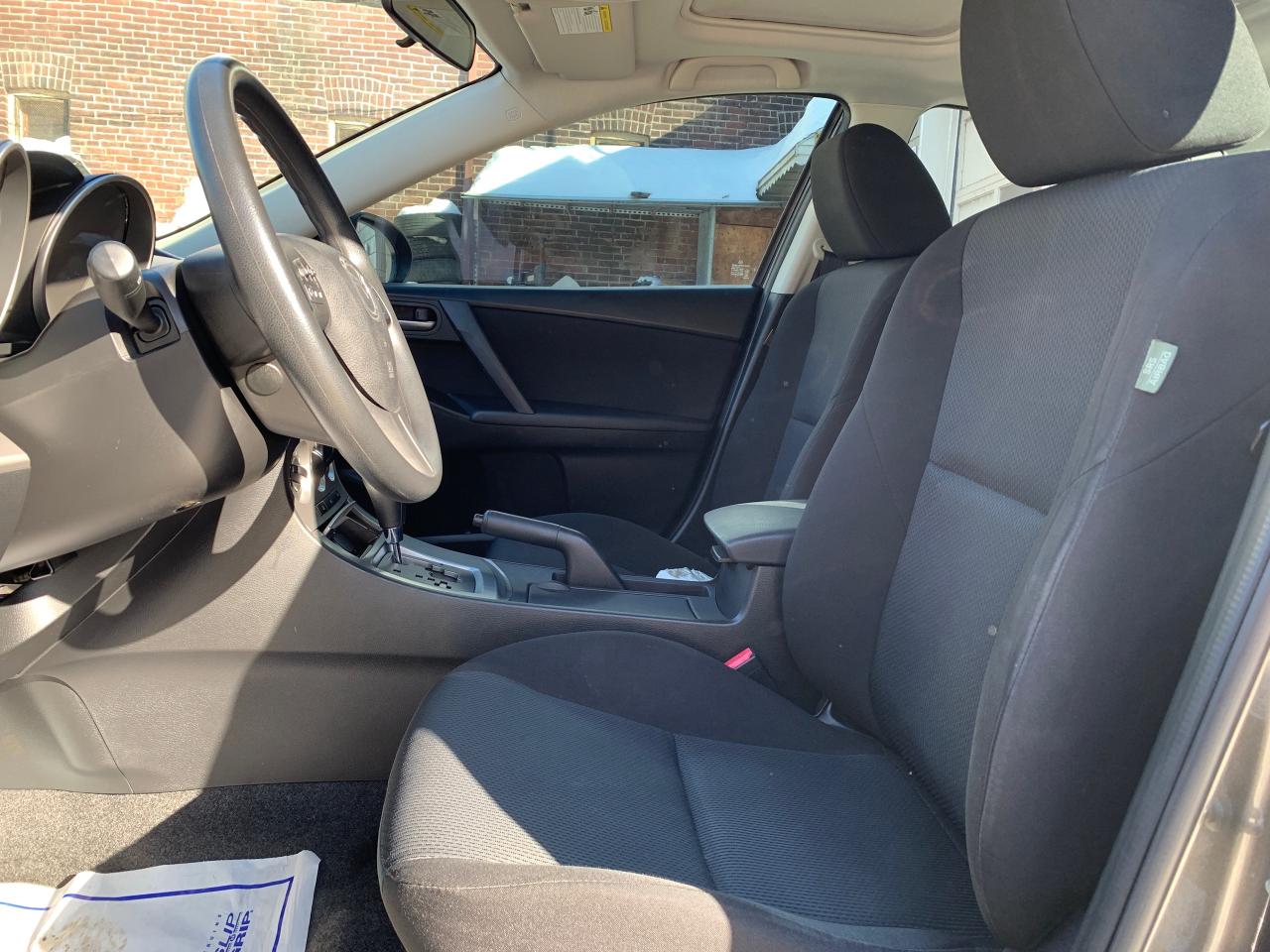 2011 Mazda MAZDA3 4dr Sdn Auto GS Photo