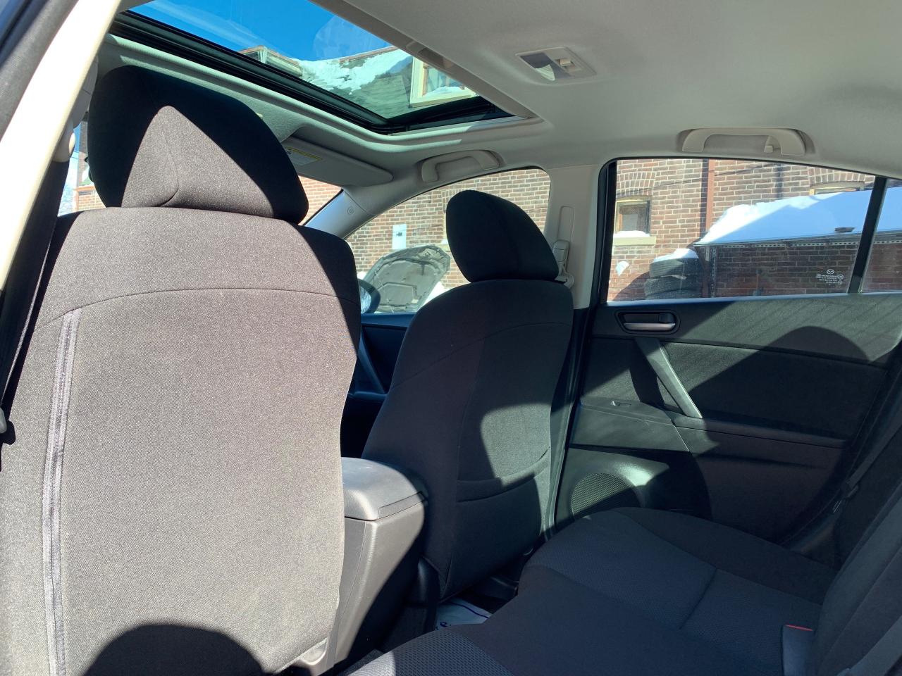 2011 Mazda MAZDA3 4dr Sdn Auto GS Photo