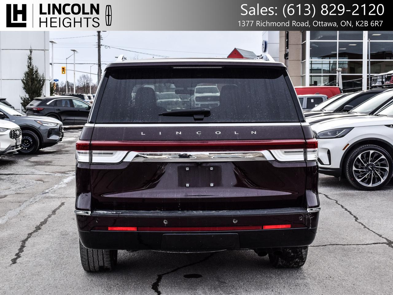 2023 Lincoln Navigator Reserve Photo4