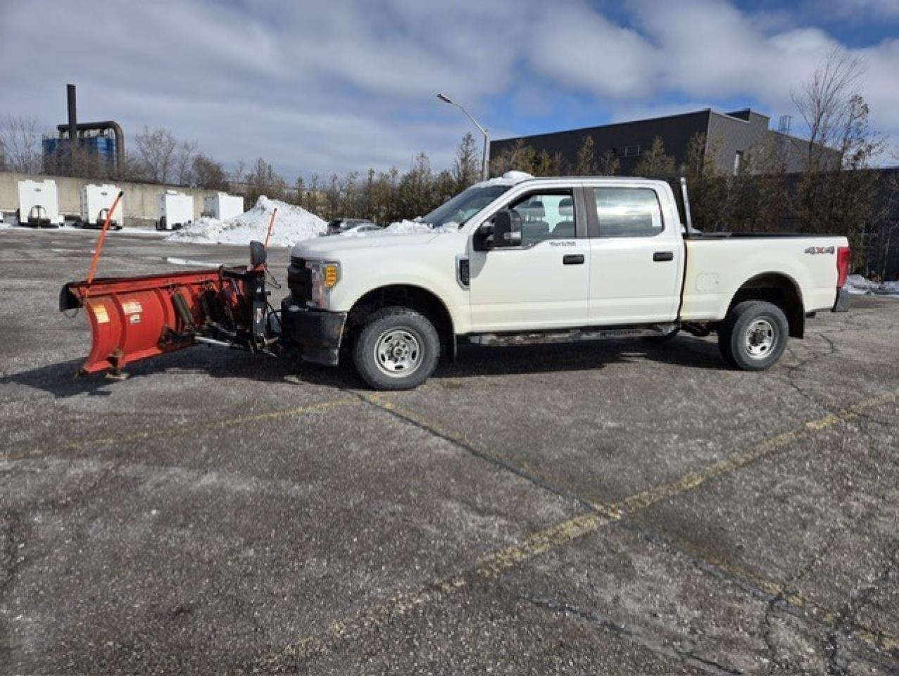 2017 Ford F-250 4WD WESTERN SNOW PLOW-CREW CAB-SHORT BOX-CERTIFIED Photo