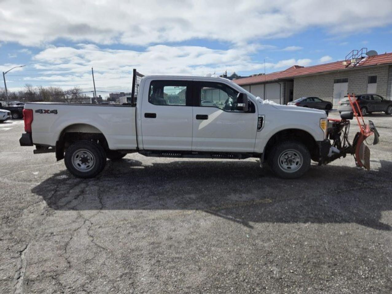 2017 Ford F-250 4WD WESTERN SNOW PLOW-CREW CAB-SHORT BOX-CERTIFIED Photo