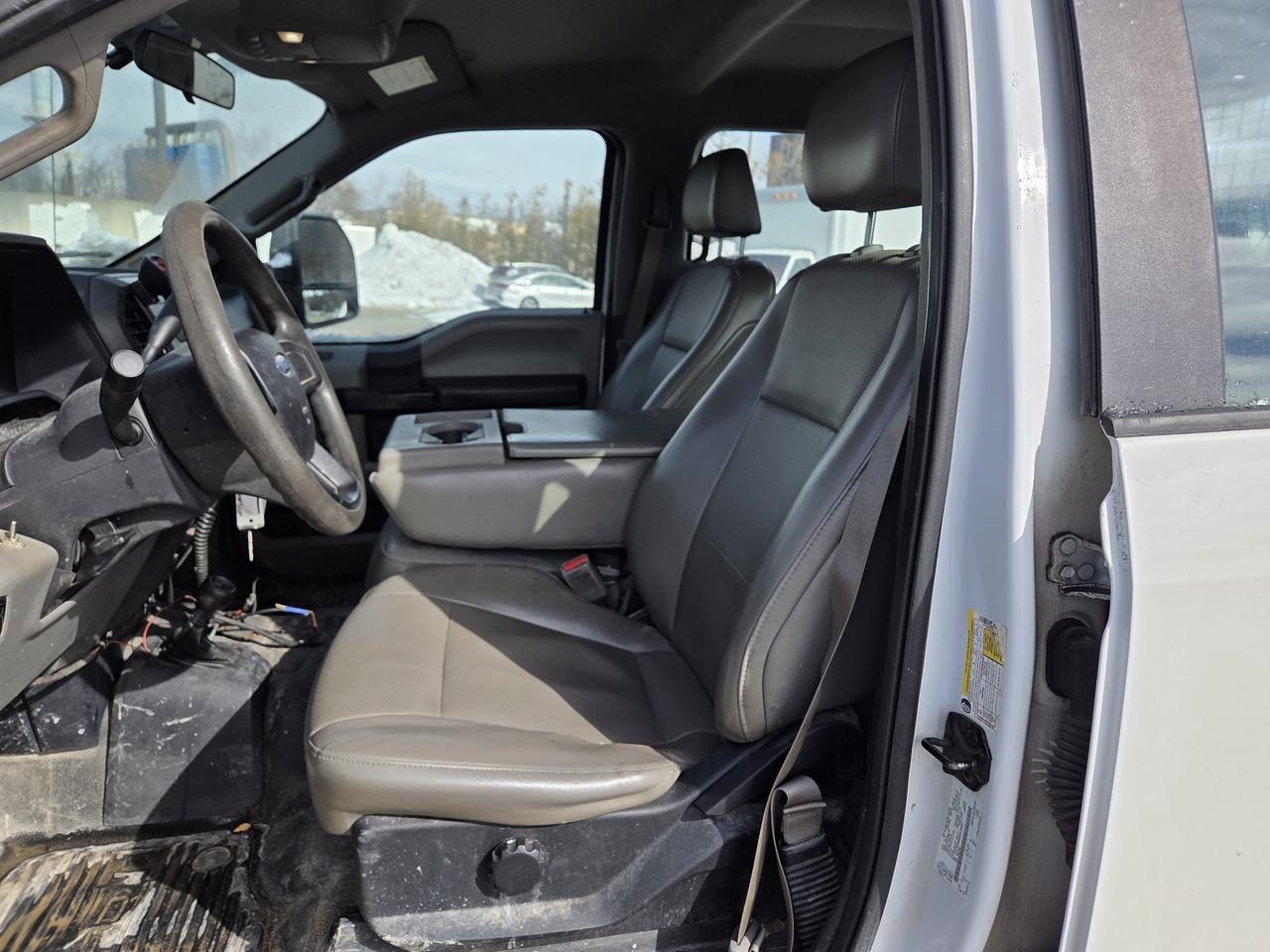 2017 Ford F-250 4WD WESTERN SNOW PLOW-CREW CAB-SHORT BOX-CERTIFIED Photo