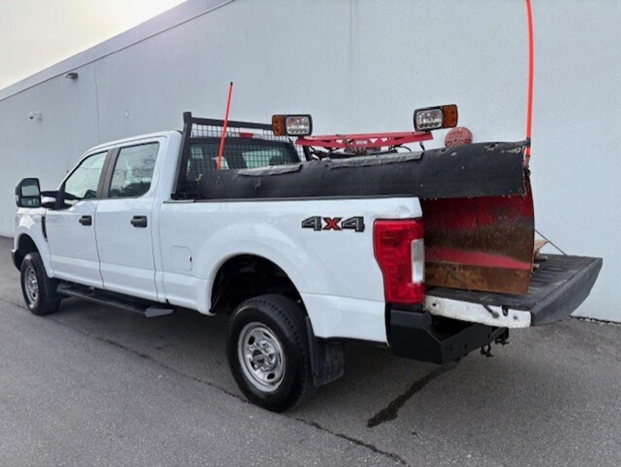 2017 Ford F-250 4WD WESTERN SNOW PLOW-CREW CAB-SHORT BOX-CERTIFIED Photo2