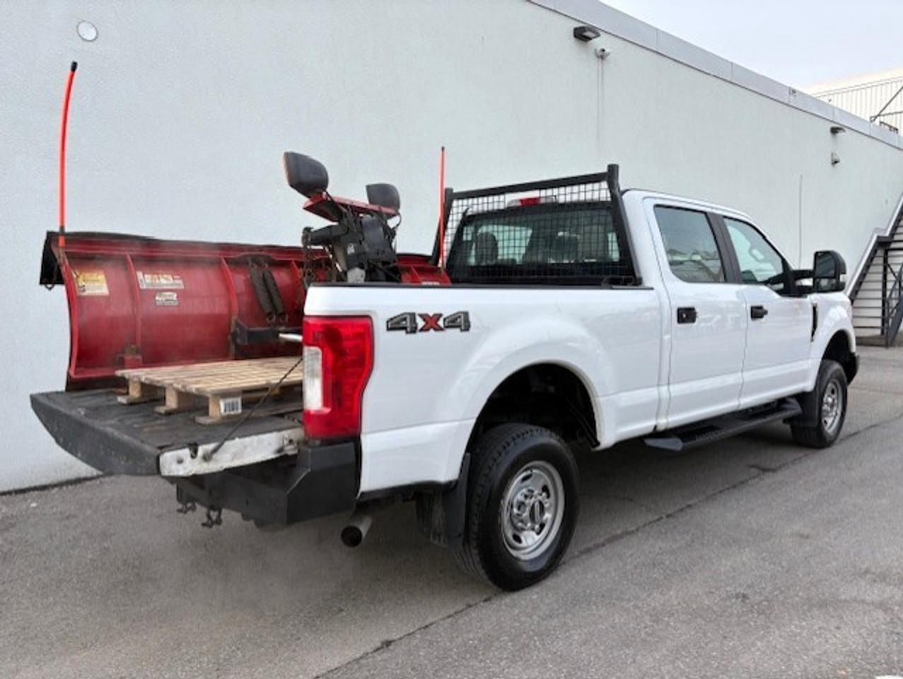 2017 Ford F-250 4WD WESTERN SNOW PLOW-CREW CAB-SHORT BOX-CERTIFIED Photo