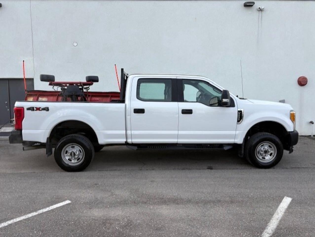 2017 Ford F-250 4WD WESTERN SNOW PLOW-CREW CAB-SHORT BOX-CERTIFIED Photo
