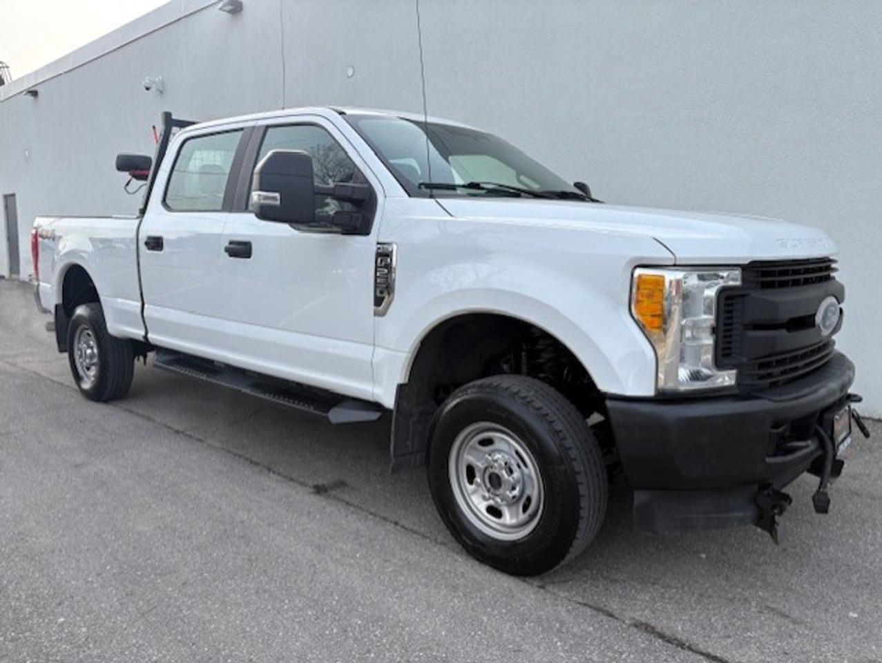 2017 Ford F-250 4WD WESTERN SNOW PLOW-CREW CAB-SHORT BOX-CERTIFIED Photo