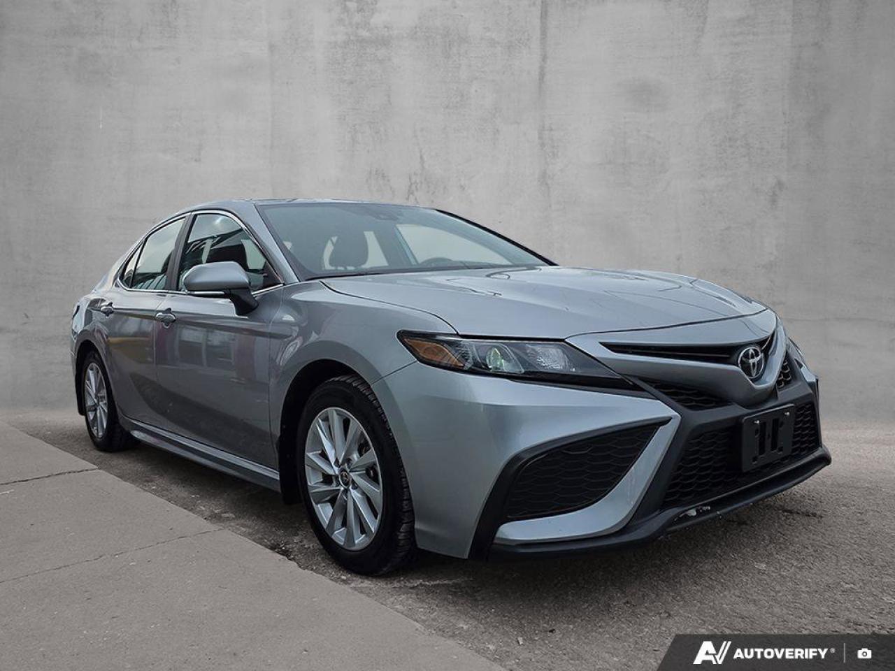 2024 Toyota Camry SE Photo