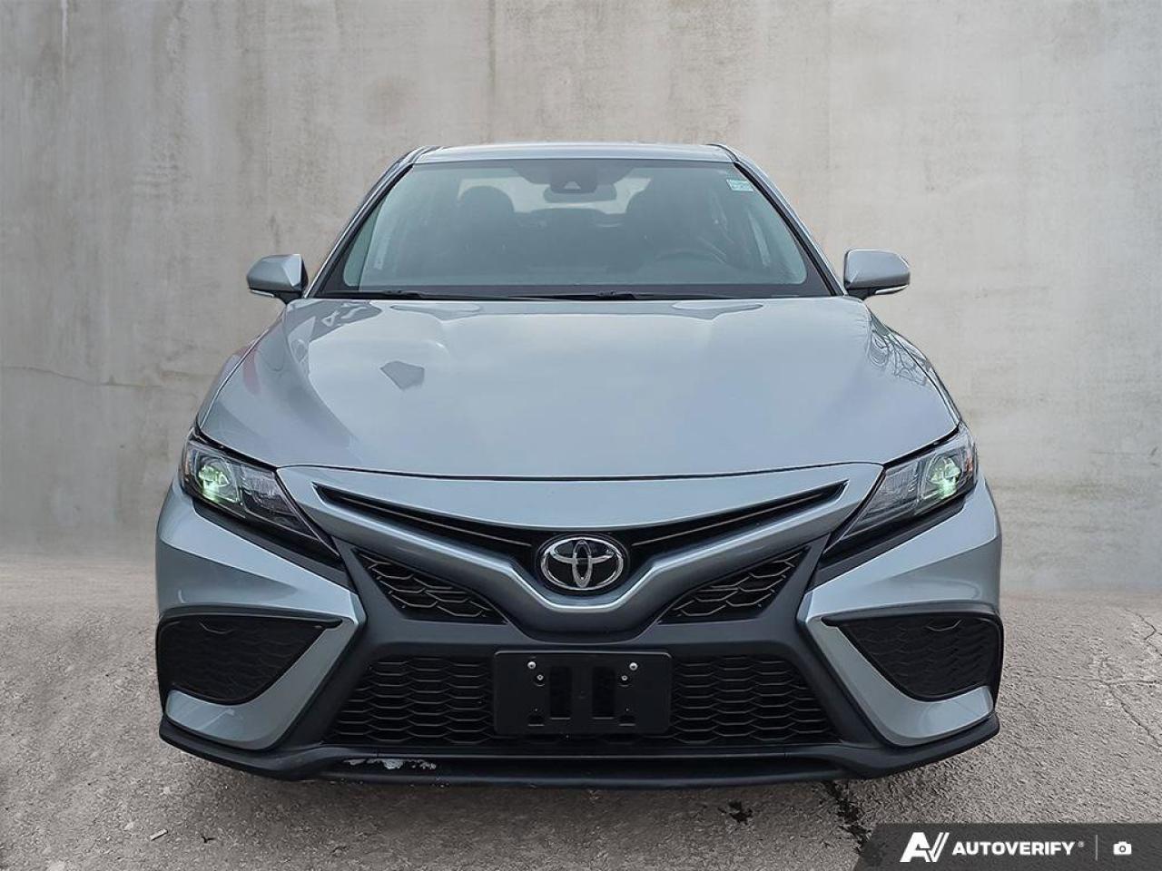 2024 Toyota Camry SE Photo