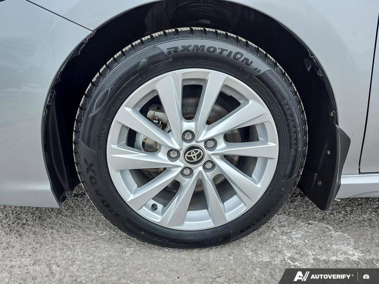 2024 Toyota Camry SE Photo