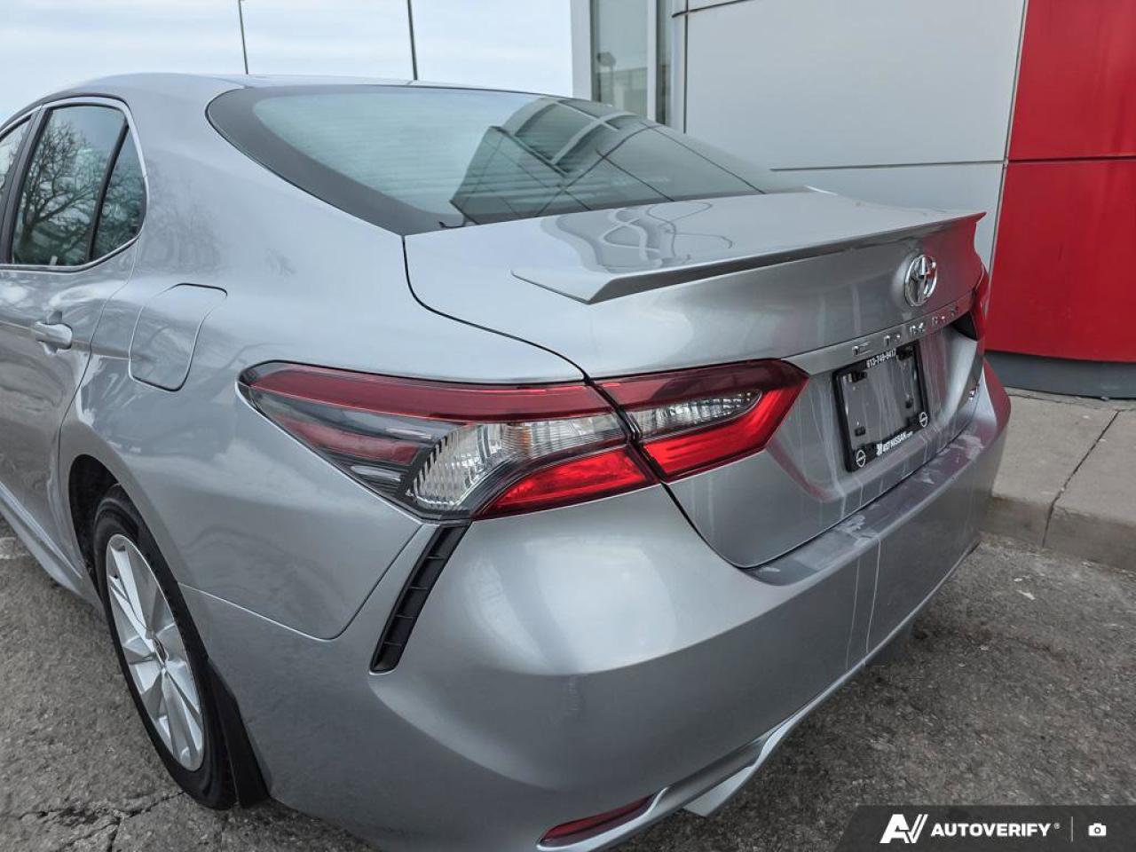 2024 Toyota Camry SE Photo