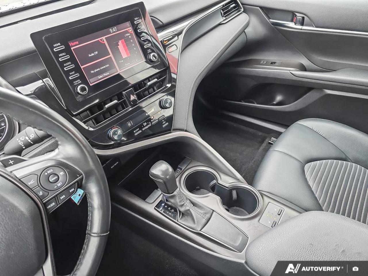 2024 Toyota Camry SE Photo