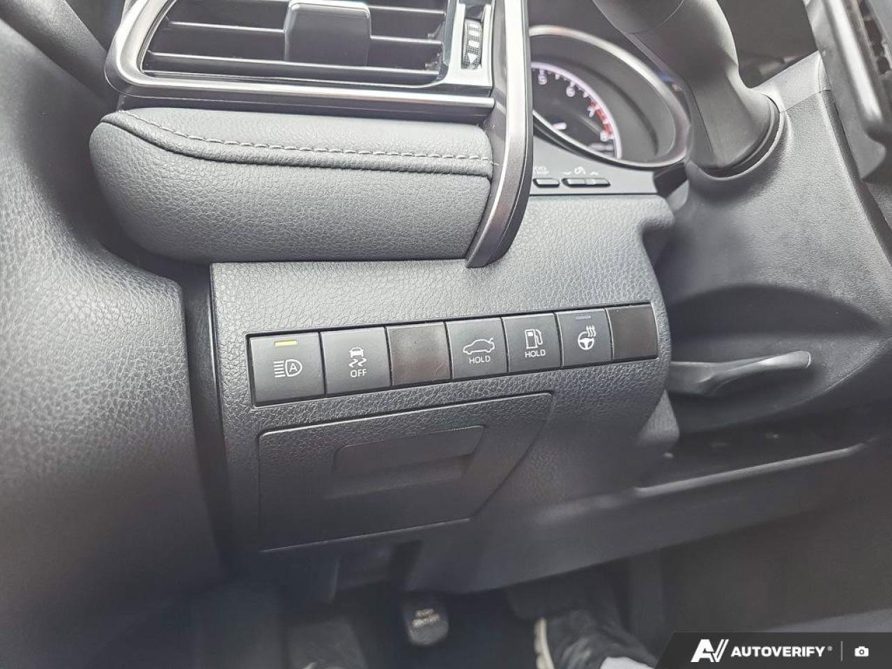 2024 Toyota Camry SE Photo