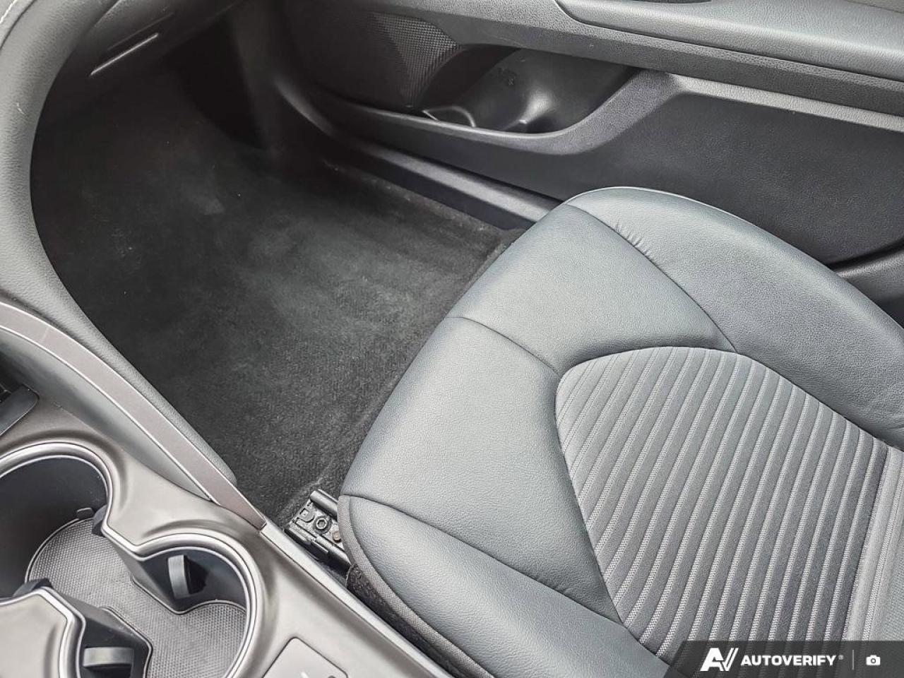 2024 Toyota Camry SE Photo