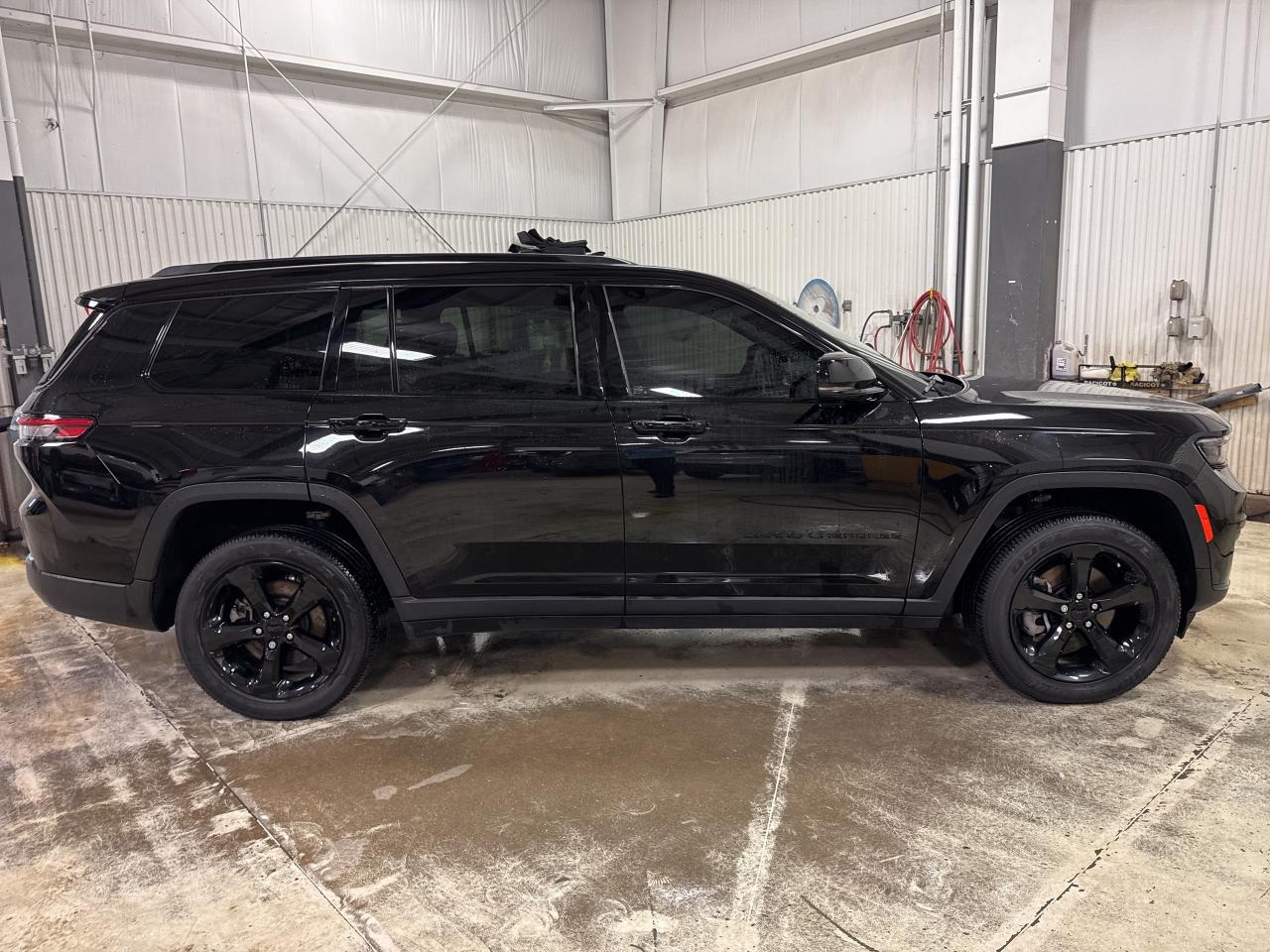 2022 Jeep Grand Cherokee L ALTITUDE Photo2