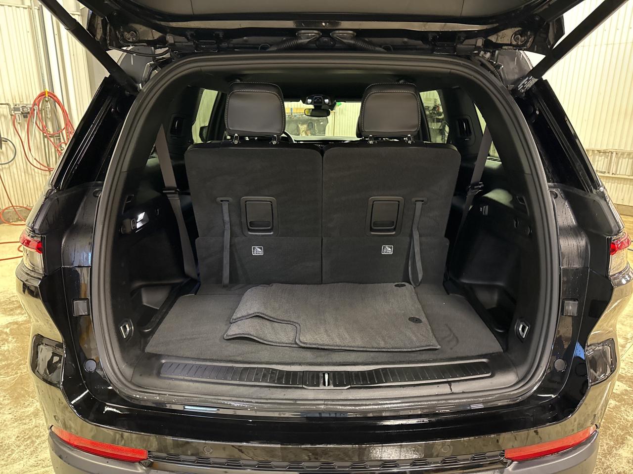 2022 Jeep Grand Cherokee L ALTITUDE Photo