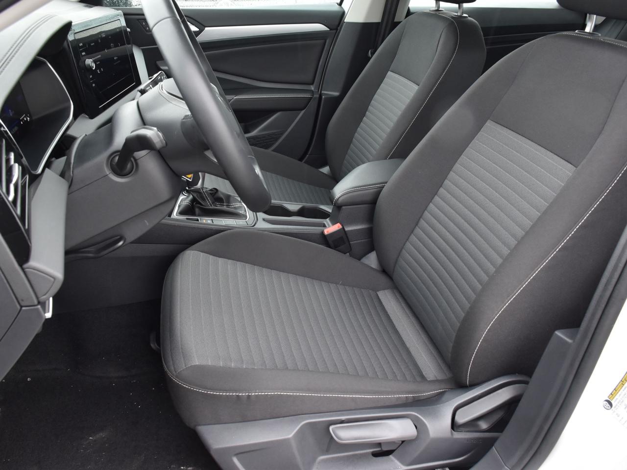 2025 Volkswagen Jetta Trendline Photo