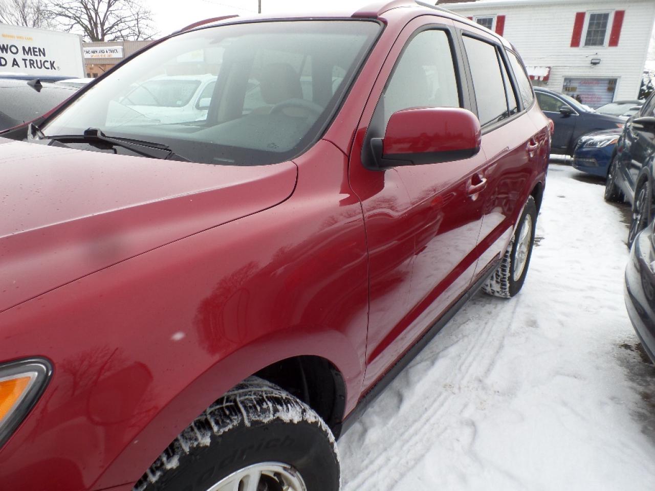 2012 Hyundai Santa Fe FWD 4dr I4 Auto GL Photo