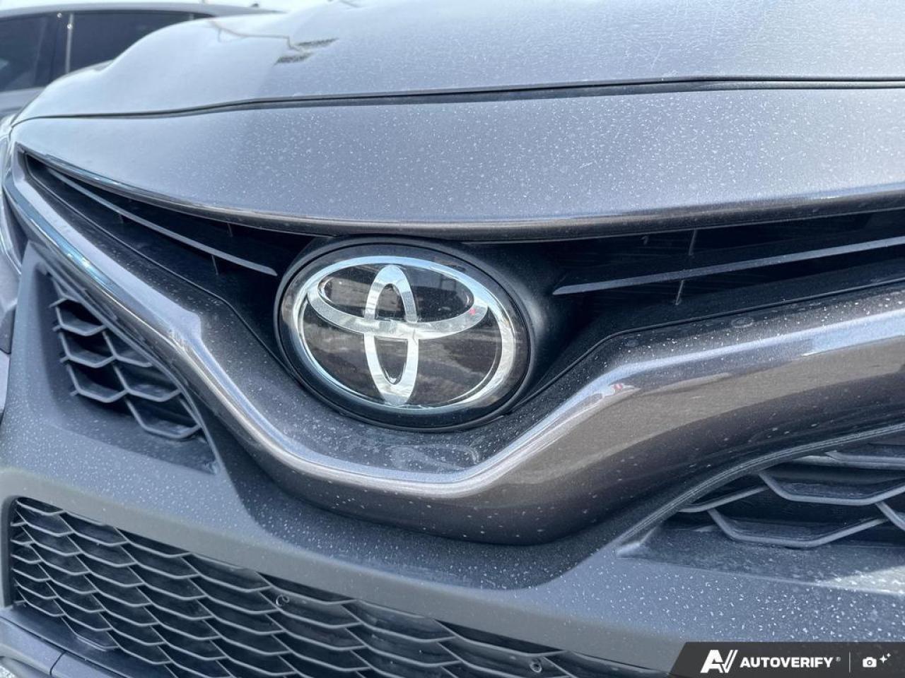 2022 Toyota Camry SE Auto   APPLE CARPLAY   HTD SEATS   REAR CAM Photo