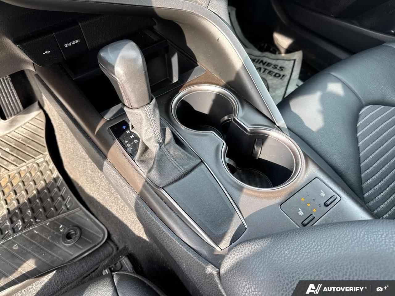 2022 Toyota Camry SE Auto   APPLE CARPLAY   HTD SEATS   REAR CAM Photo