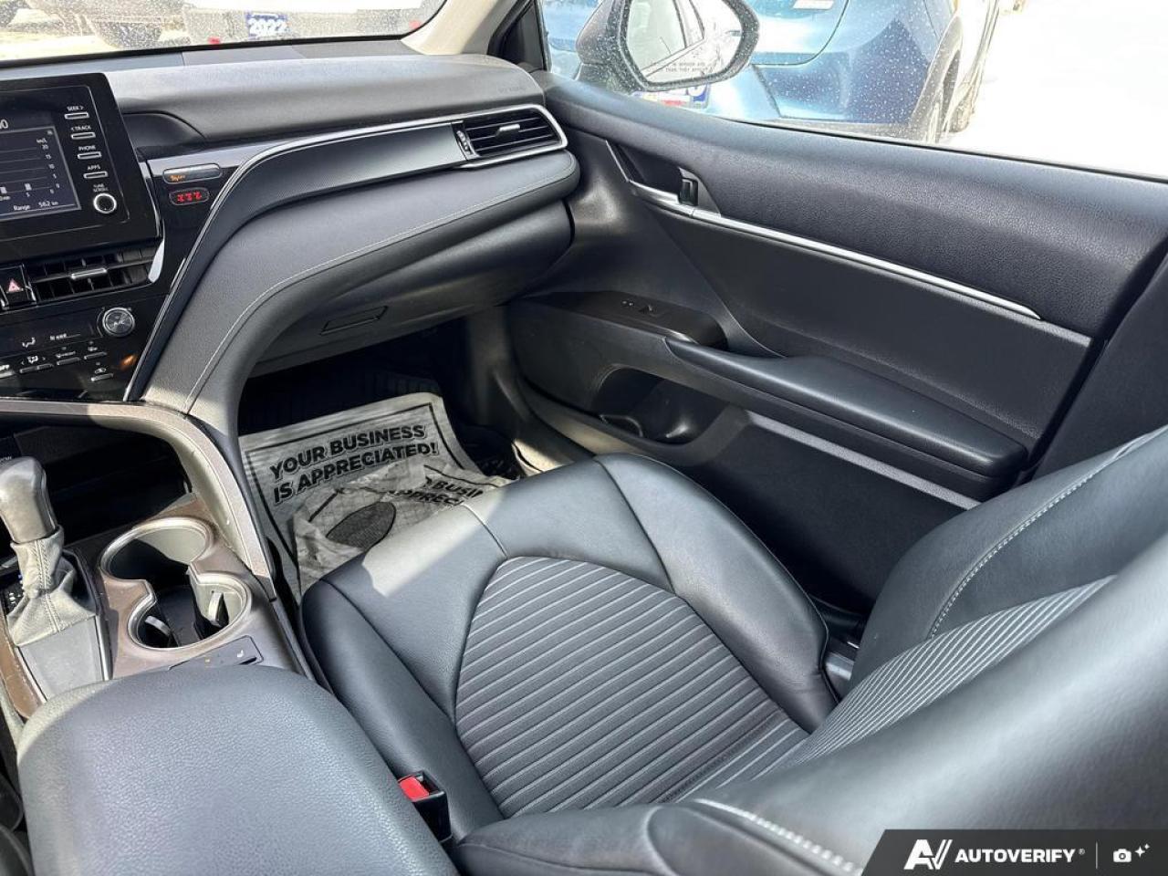 2022 Toyota Camry SE Auto   APPLE CARPLAY   HTD SEATS   REAR CAM Photo