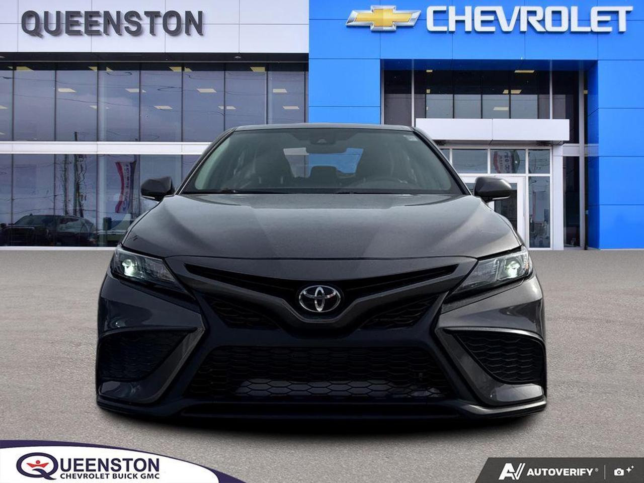 2022 Toyota Camry SE Auto   APPLE CARPLAY   HTD SEATS   REAR CAM Photo