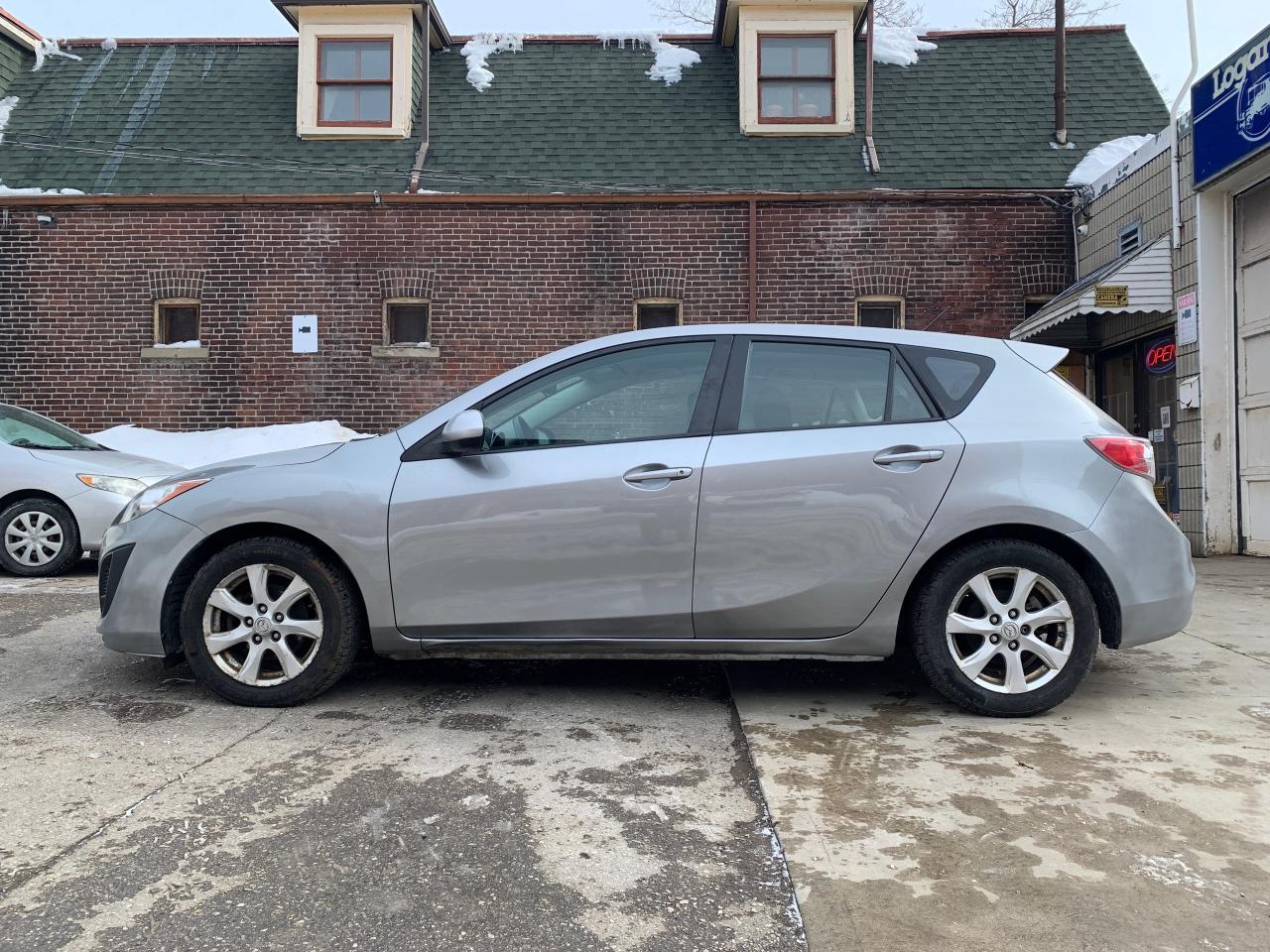2011 Mazda MAZDA3 4dr HB Sport Auto GX Photo