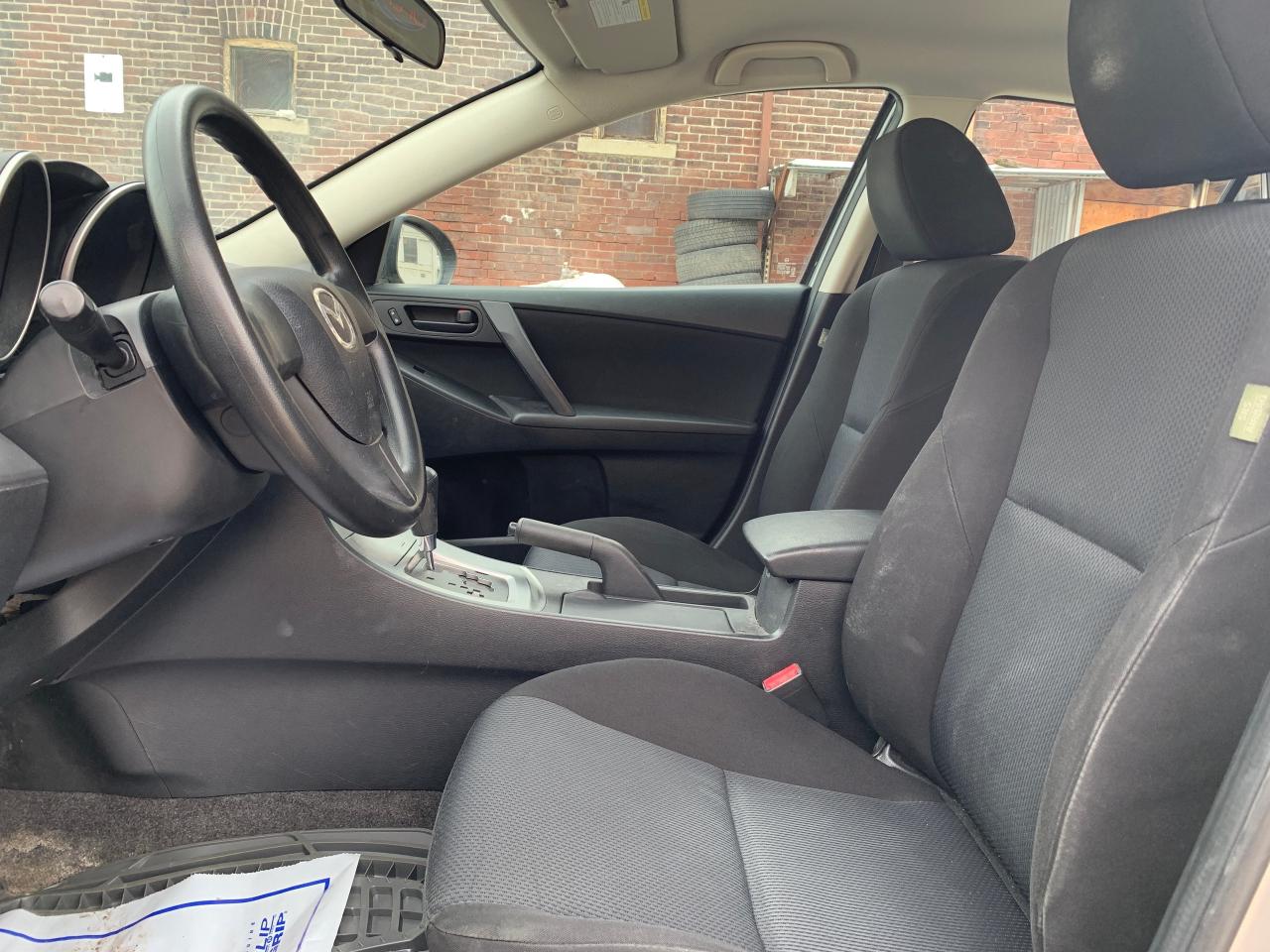 2011 Mazda MAZDA3 4dr HB Sport Auto GX Photo