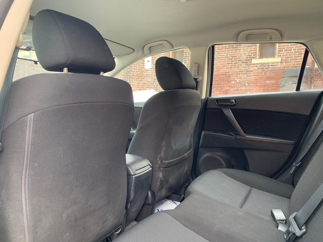 2011 Mazda MAZDA3 4dr HB Sport Auto GX Photo