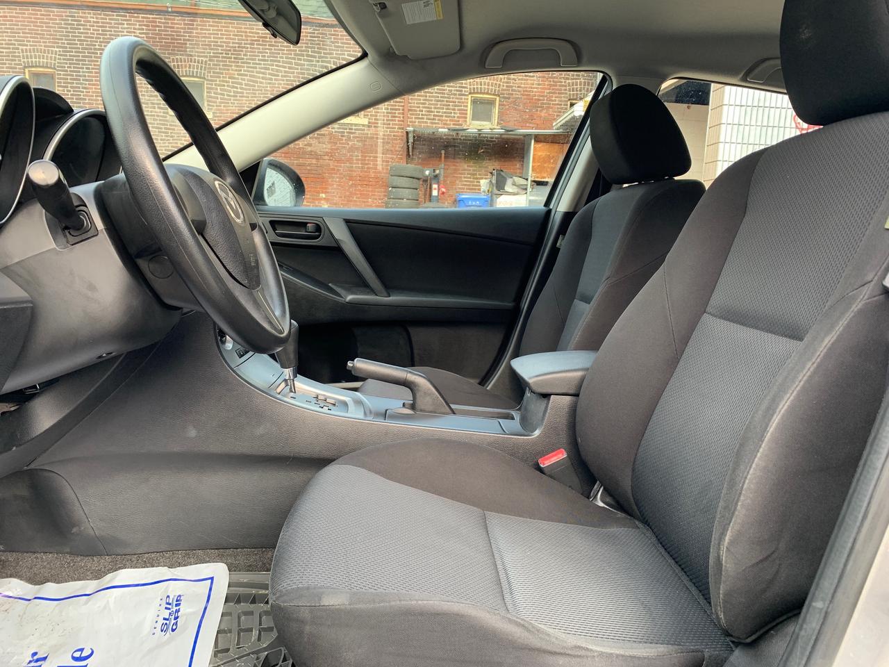 2011 Mazda MAZDA3 4dr HB Sport Auto GX Photo