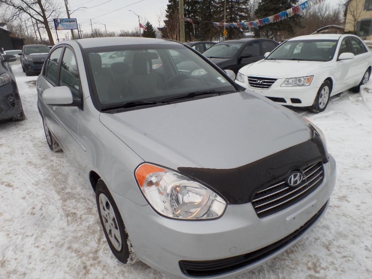2010 Hyundai Accent 4dr Sdn Auto GL Photo0