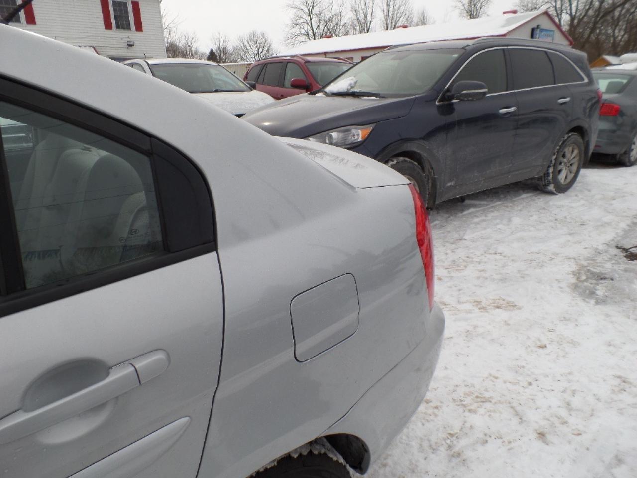 2010 Hyundai Accent 4dr Sdn Auto GL Photo