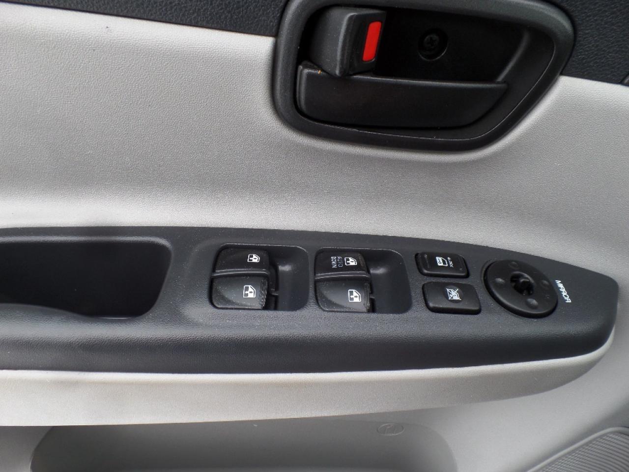 2010 Hyundai Accent 4dr Sdn Auto GL Photo