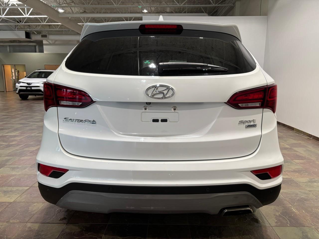 2018 Hyundai Santa Fe Sport 2.4 Luxury Photo