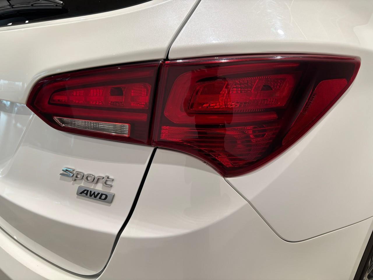 2018 Hyundai Santa Fe Sport 2.4 Luxury Photo